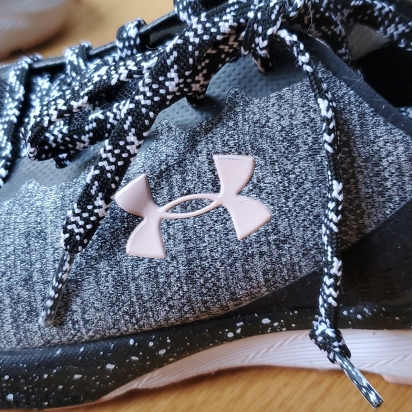 Under Armour Running Shoe Pink/Black - Picture 7 of 12